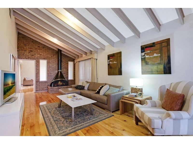 11 Mayfield Drive, Mill Park VIC 3082