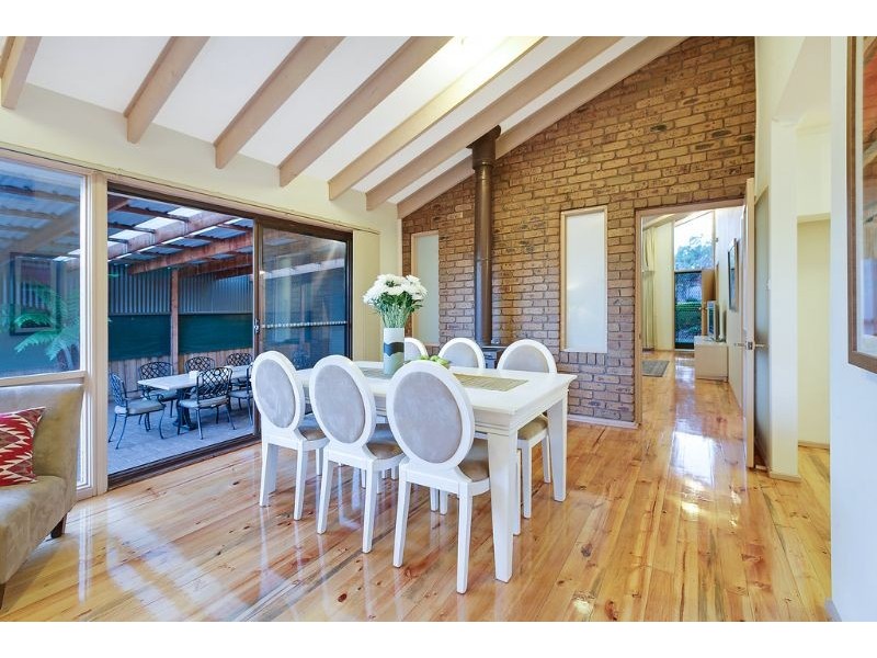 11 Mayfield Drive, Mill Park VIC 3082