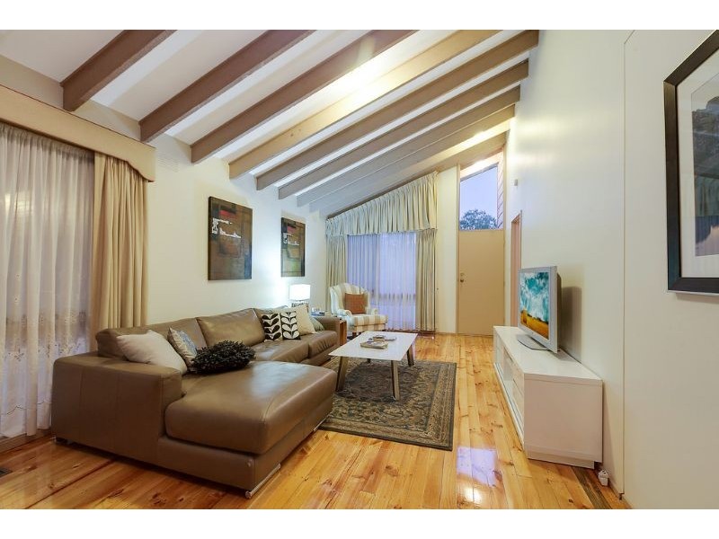 11 Mayfield Drive, Mill Park VIC 3082