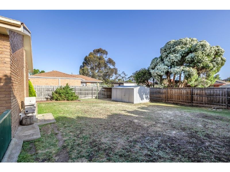 11 Mayfield Drive, Mill Park VIC 3082