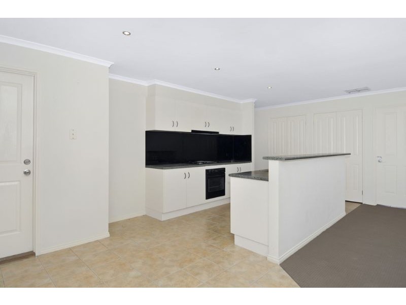 9 Stonecrop Crescent, South Morang VIC 3752