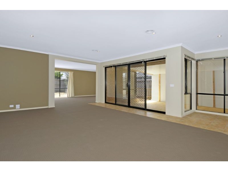 9 Stonecrop Crescent, South Morang VIC 3752