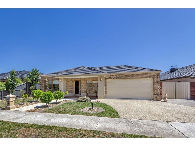 8 Jondarvan Drive, Mernda VIC 3754