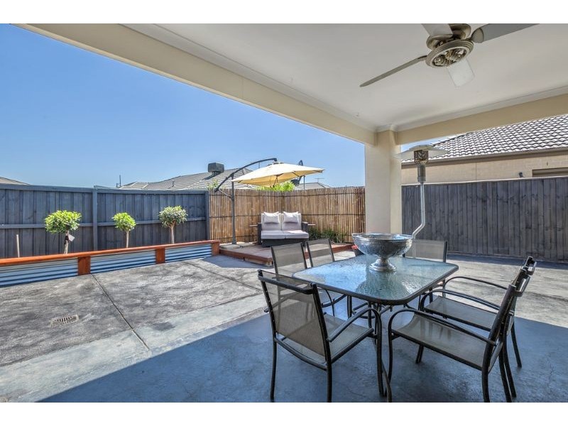 8 Jondarvan Drive, Mernda VIC 3754