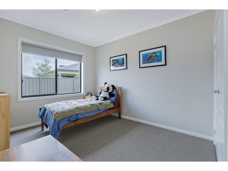 44 Panton Gap Drive, South Morang VIC 3752