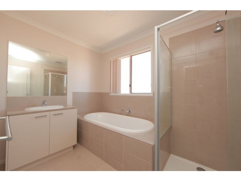 34 Greenside Way, Mernda VIC 3754