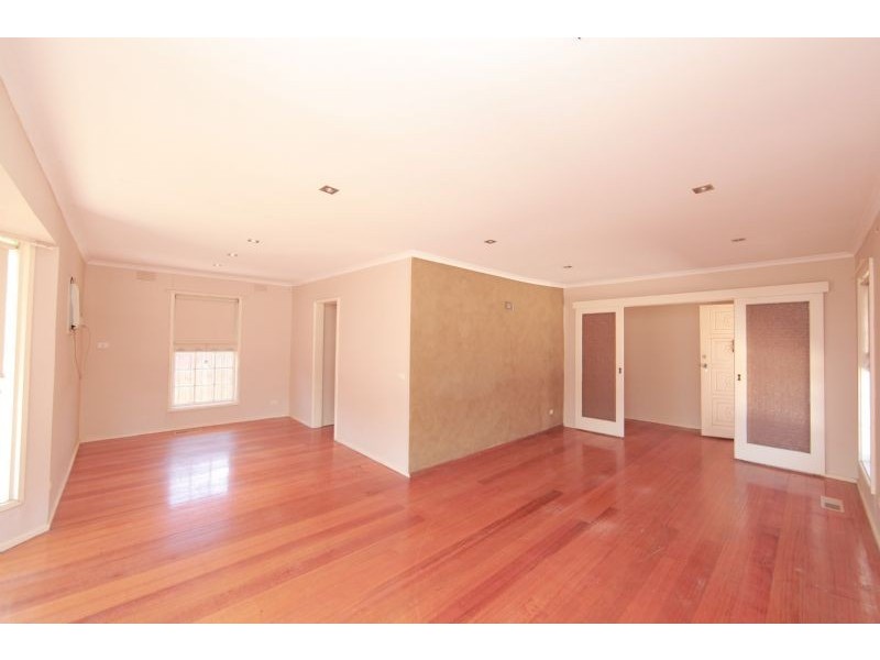 34 Festival Grove, Lalor VIC 3075