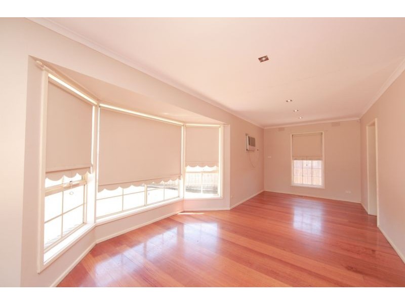 34 Festival Grove, Lalor VIC 3075