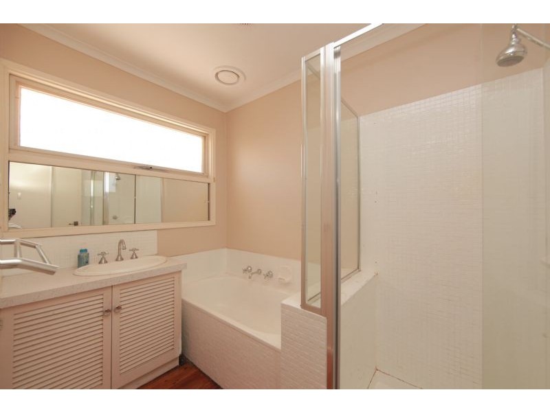 34 Festival Grove, Lalor VIC 3075