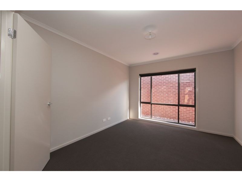 4 Raintree Street, South Morang VIC 3752