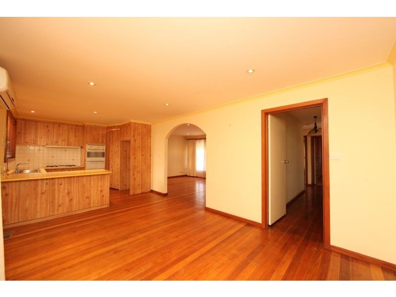 4 Porter Court, Mill Park VIC 3082