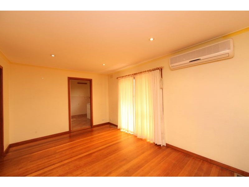 4 Porter Court, Mill Park VIC 3082