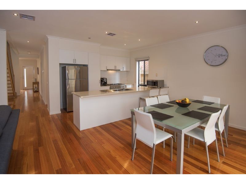274 The Lakes Blvd, South Morang VIC 3752