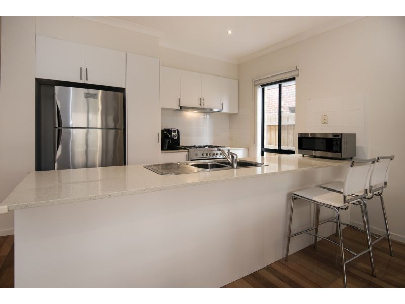 274 The Lakes Blvd, South Morang VIC 3752