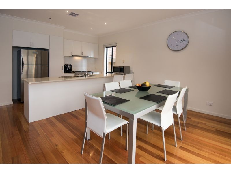 274 The Lakes Blvd, South Morang VIC 3752