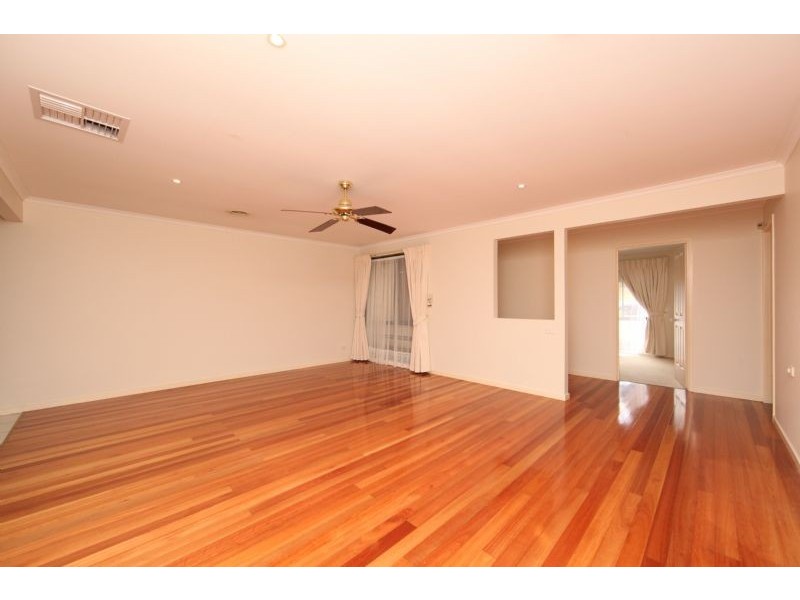 20 Manning Clark Road, Mill Park VIC 3082