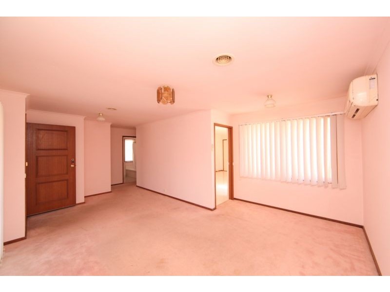 16 Langvale Court, Mill Park VIC 3082