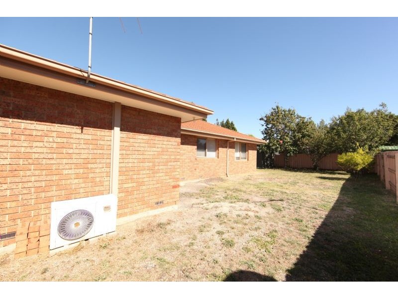 16 Langvale Court, Mill Park VIC 3082