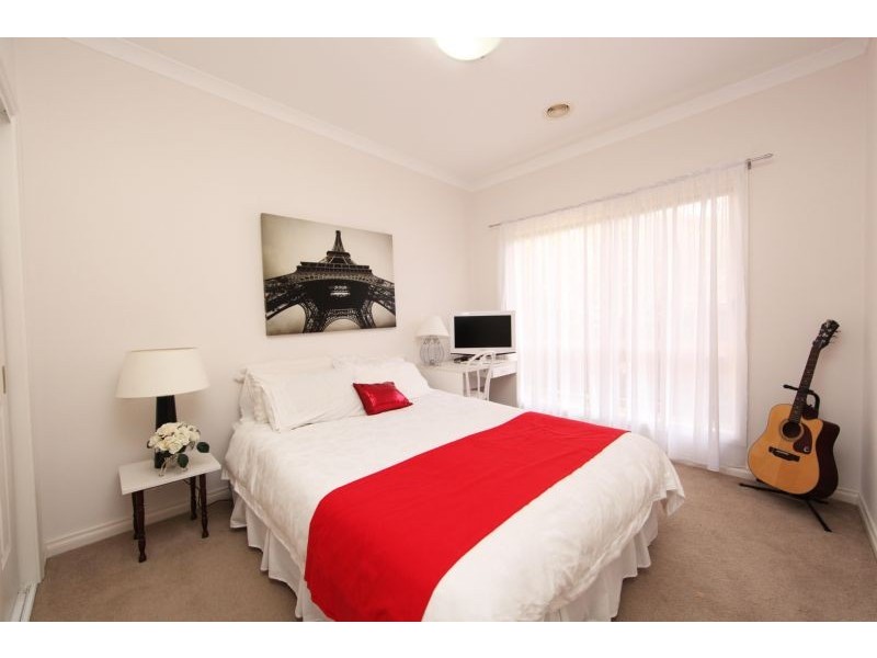 16 Rialton Rise, South Morang VIC 3752