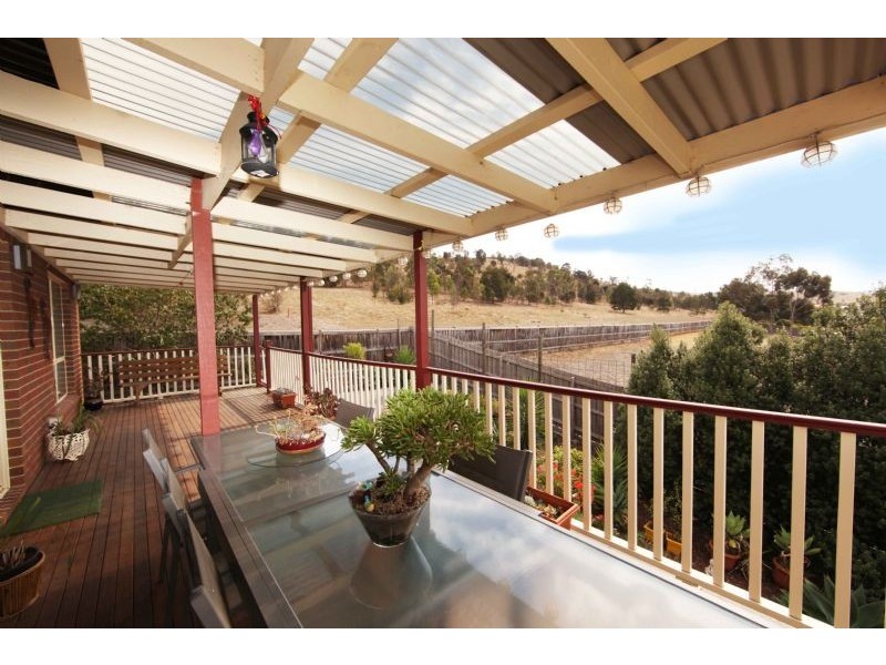 16 Rialton Rise, South Morang VIC 3752