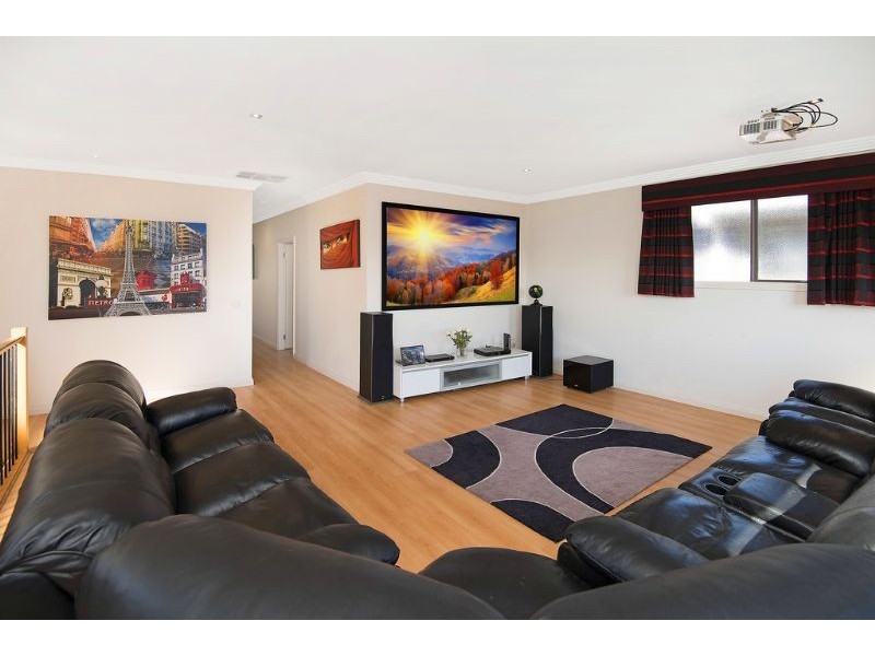 27 Cobb Street, South Morang VIC 3752