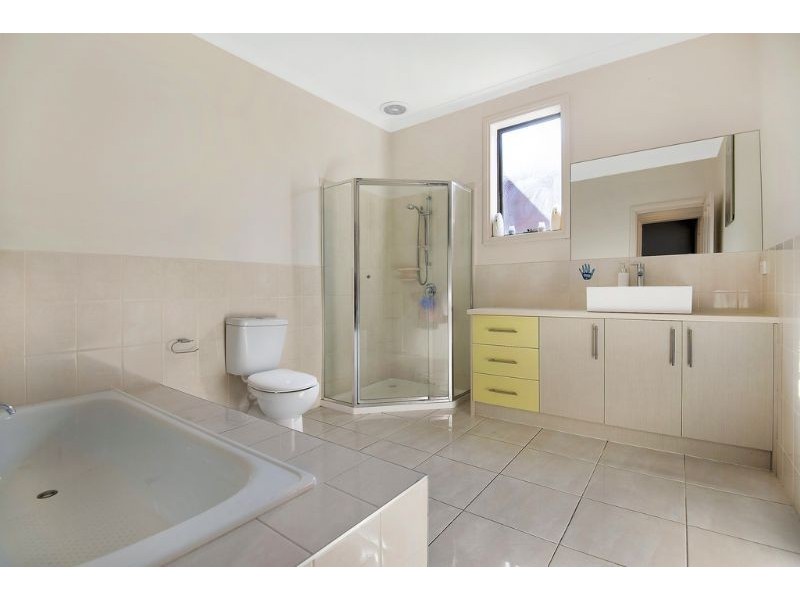 27 Cobb Street, South Morang VIC 3752