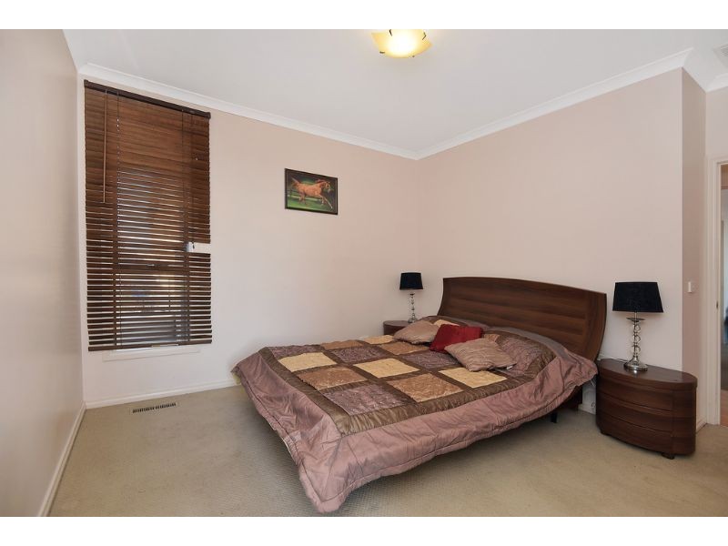 27 Cobb Street, South Morang VIC 3752
