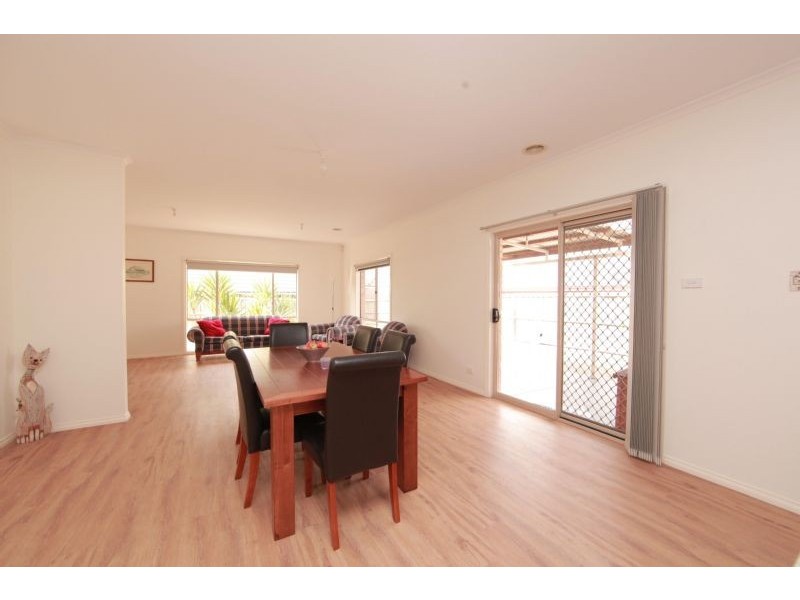 22 Poppy Dr, South Morang VIC 3752