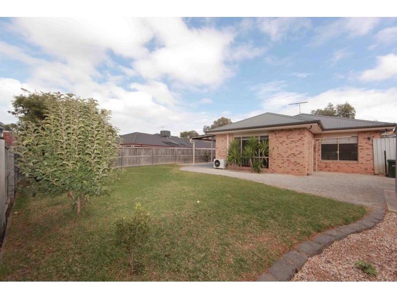 22 Poppy Dr, South Morang VIC 3752