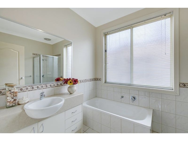 12 Birrali Way, South Morang VIC 3752