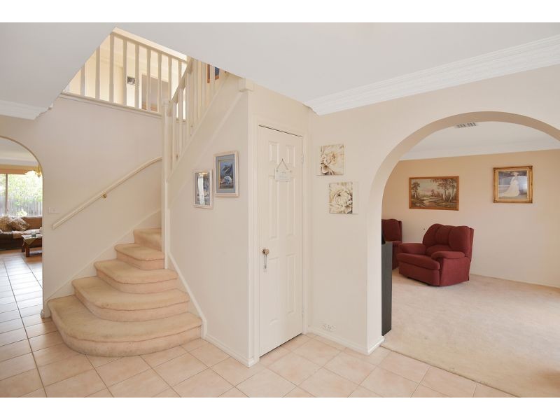 8 Sturrock Court, Mill Park VIC 3082