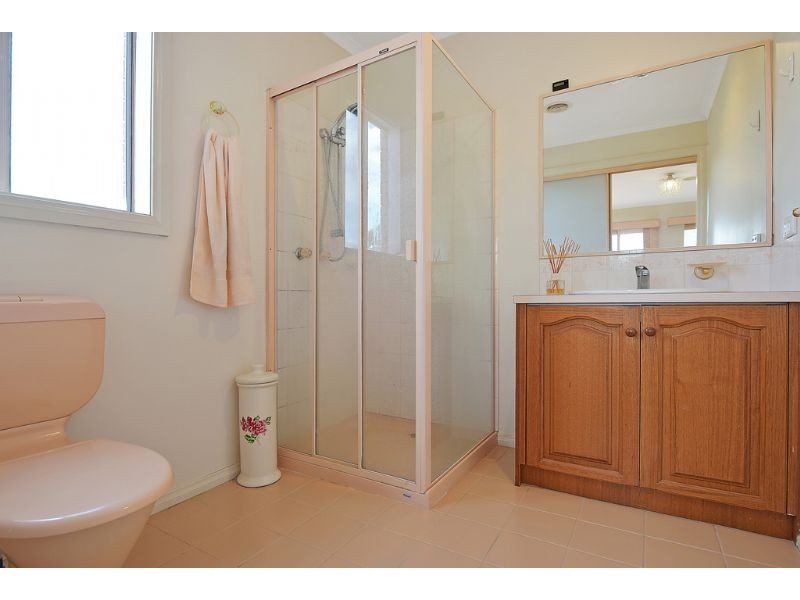 8 Sturrock Court, Mill Park VIC 3082