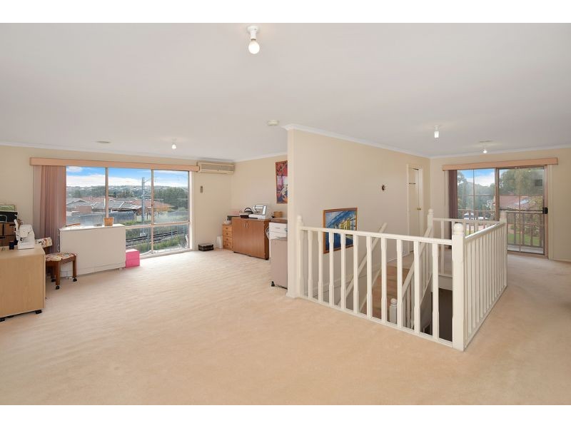 8 Sturrock Court, Mill Park VIC 3082