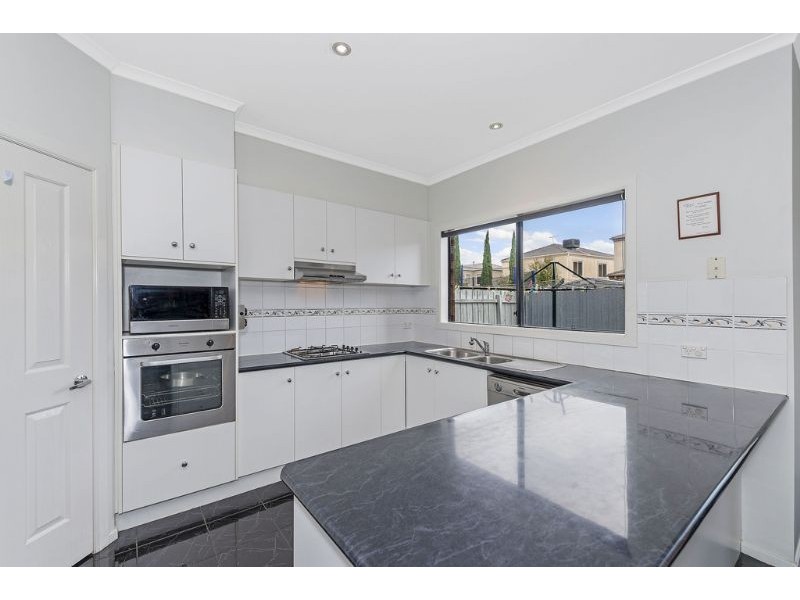 11 Cassowary Road, South Morang VIC 3752