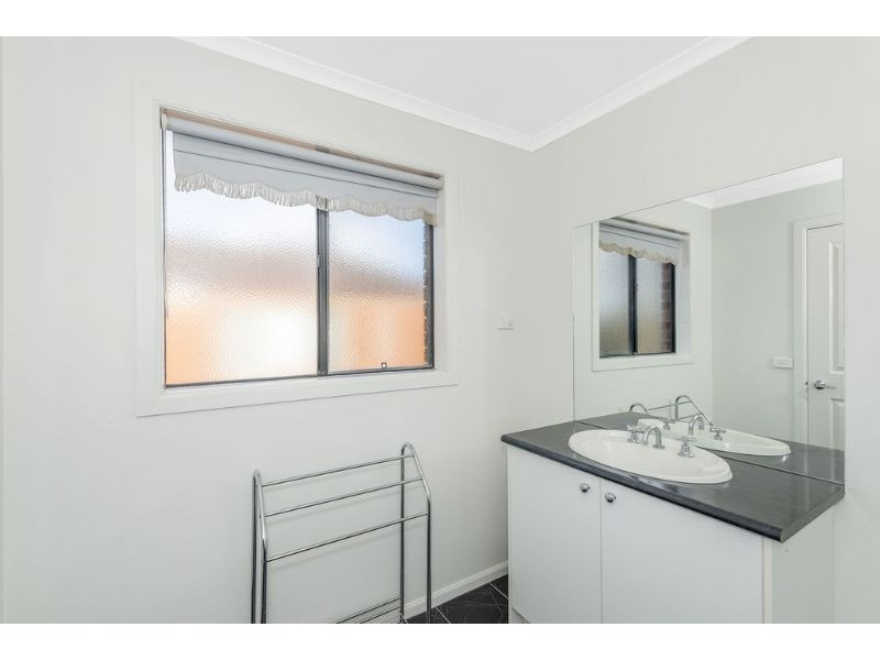 11 Cassowary Road, South Morang VIC 3752