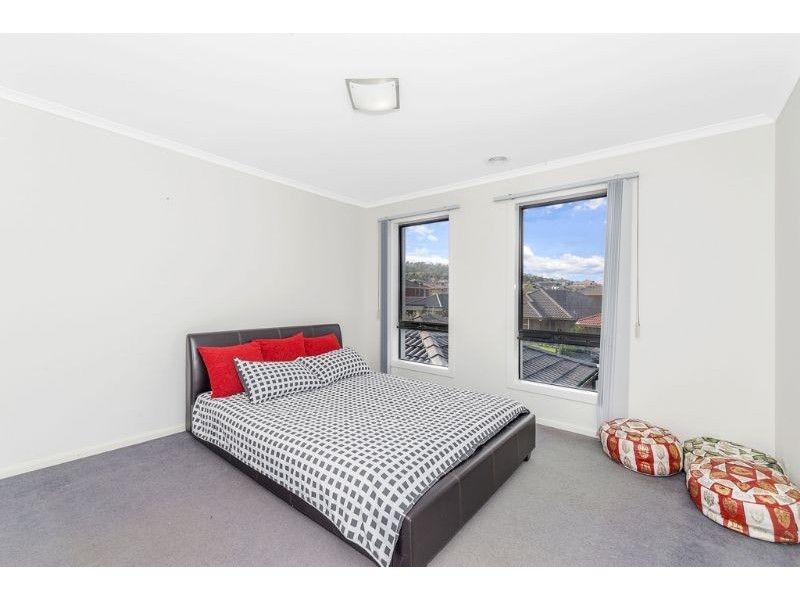 11 Cassowary Road, South Morang VIC 3752