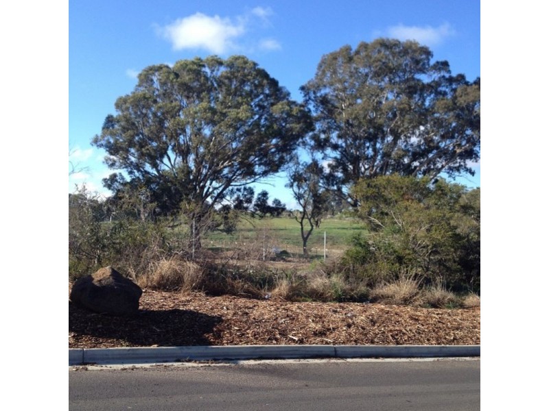 63 Bassetts Rd, Doreen VIC 3754