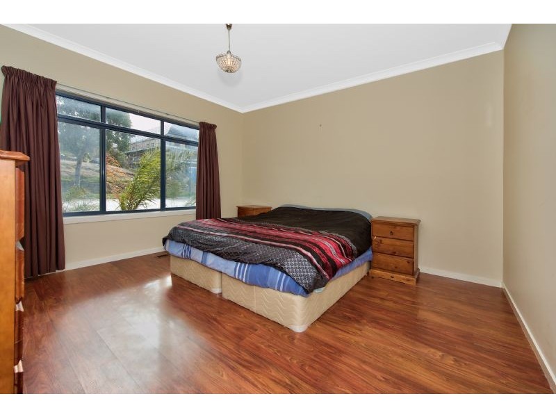 32  Skyline Dr, South Morang VIC 3752