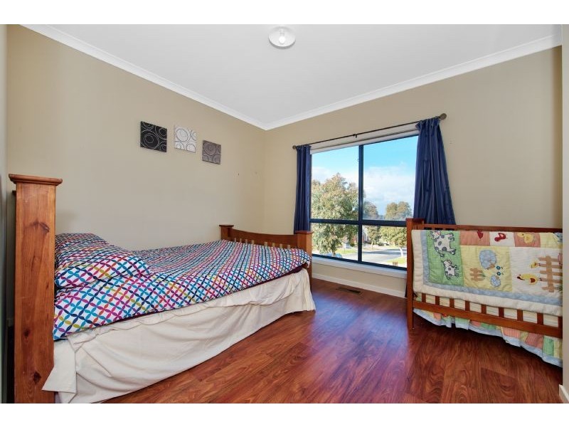 32  Skyline Dr, South Morang VIC 3752
