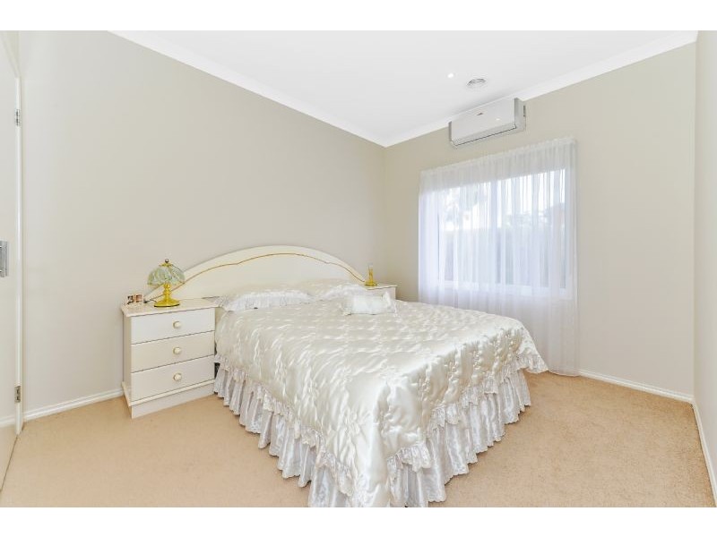 17 Grange Drive, South Morang VIC 3752