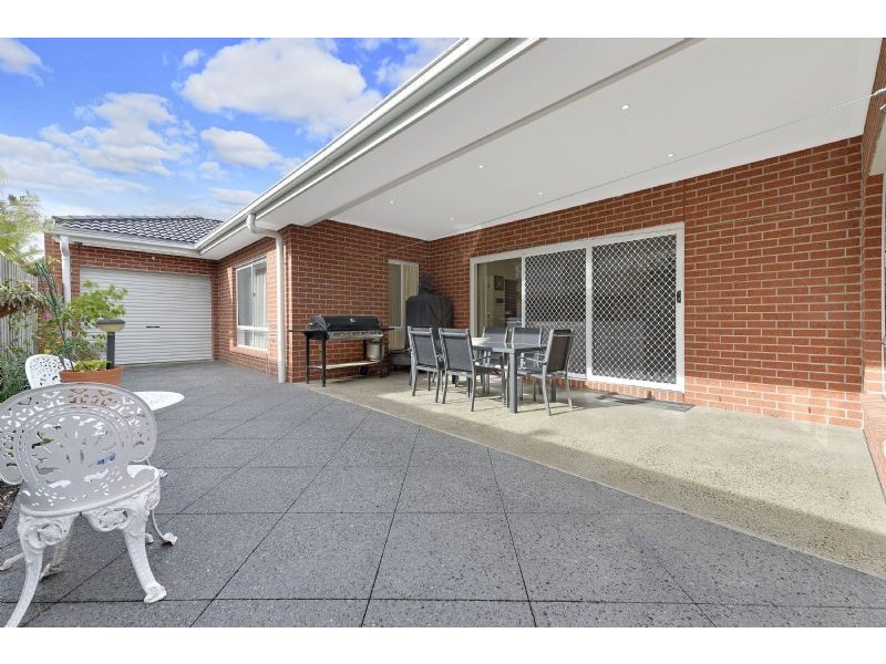 17 Grange Drive, South Morang VIC 3752