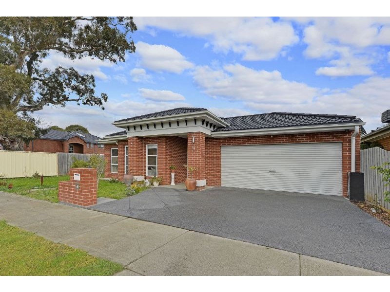 17 Grange Drive, South Morang VIC 3752