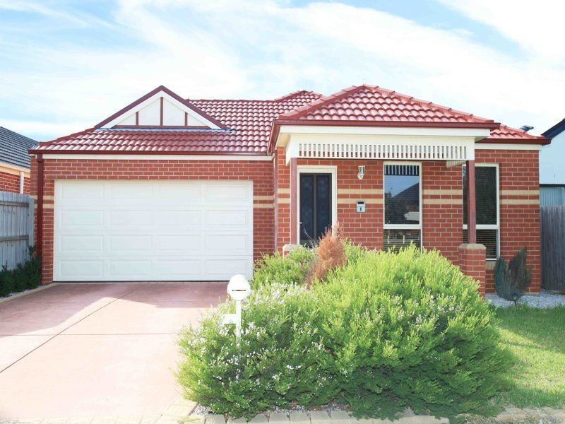 8 Tiara Dr, South Morang VIC 3752