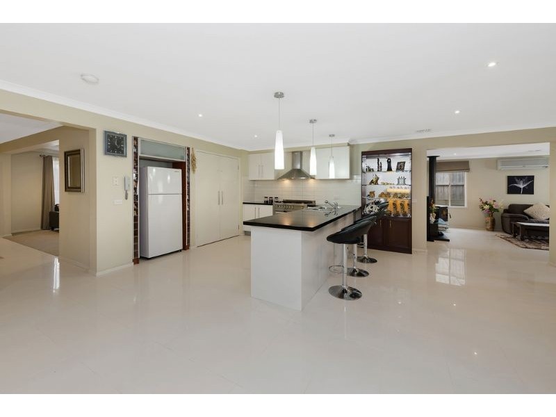 4 Parlette Trce, South Morang VIC 3752