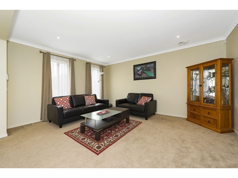4 Parlette Trce, South Morang VIC 3752