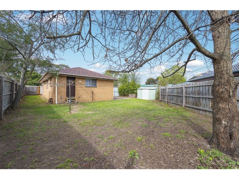 9 Carbine Court, Mill Park VIC 3082