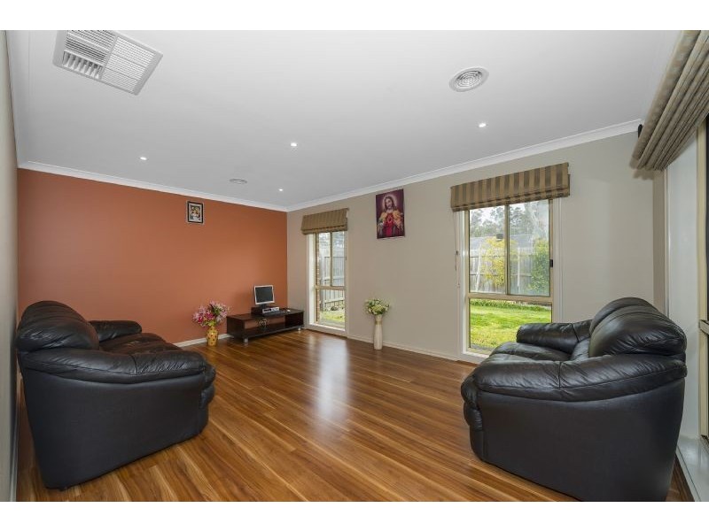 9 Paringa Avenue, South Morang VIC 3752