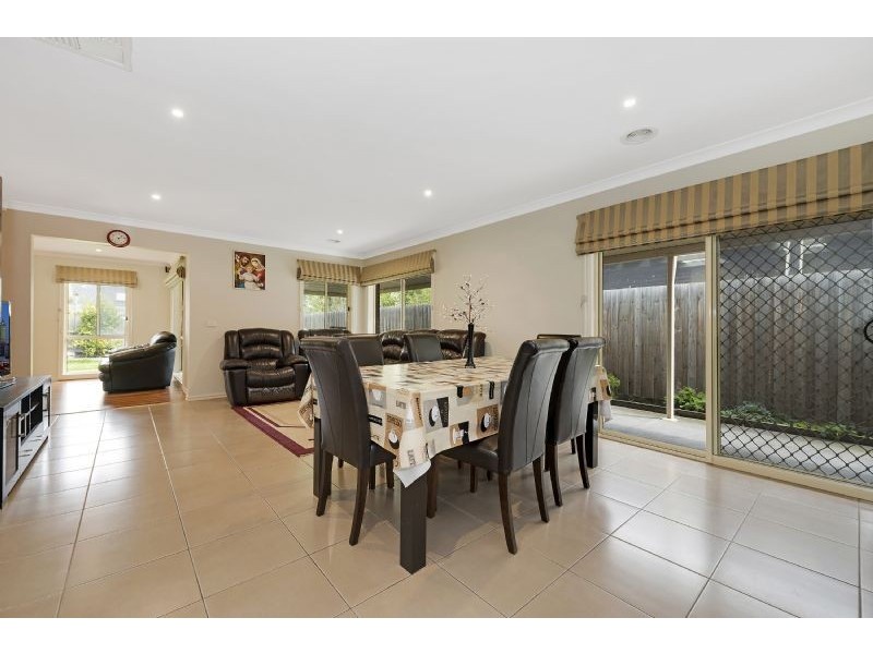 9 Paringa Avenue, South Morang VIC 3752