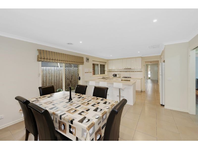 9 Paringa Avenue, South Morang VIC 3752