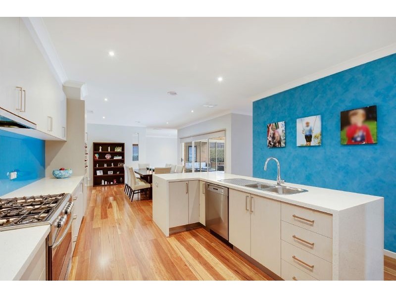 39 Vista Way, South Morang VIC 3752